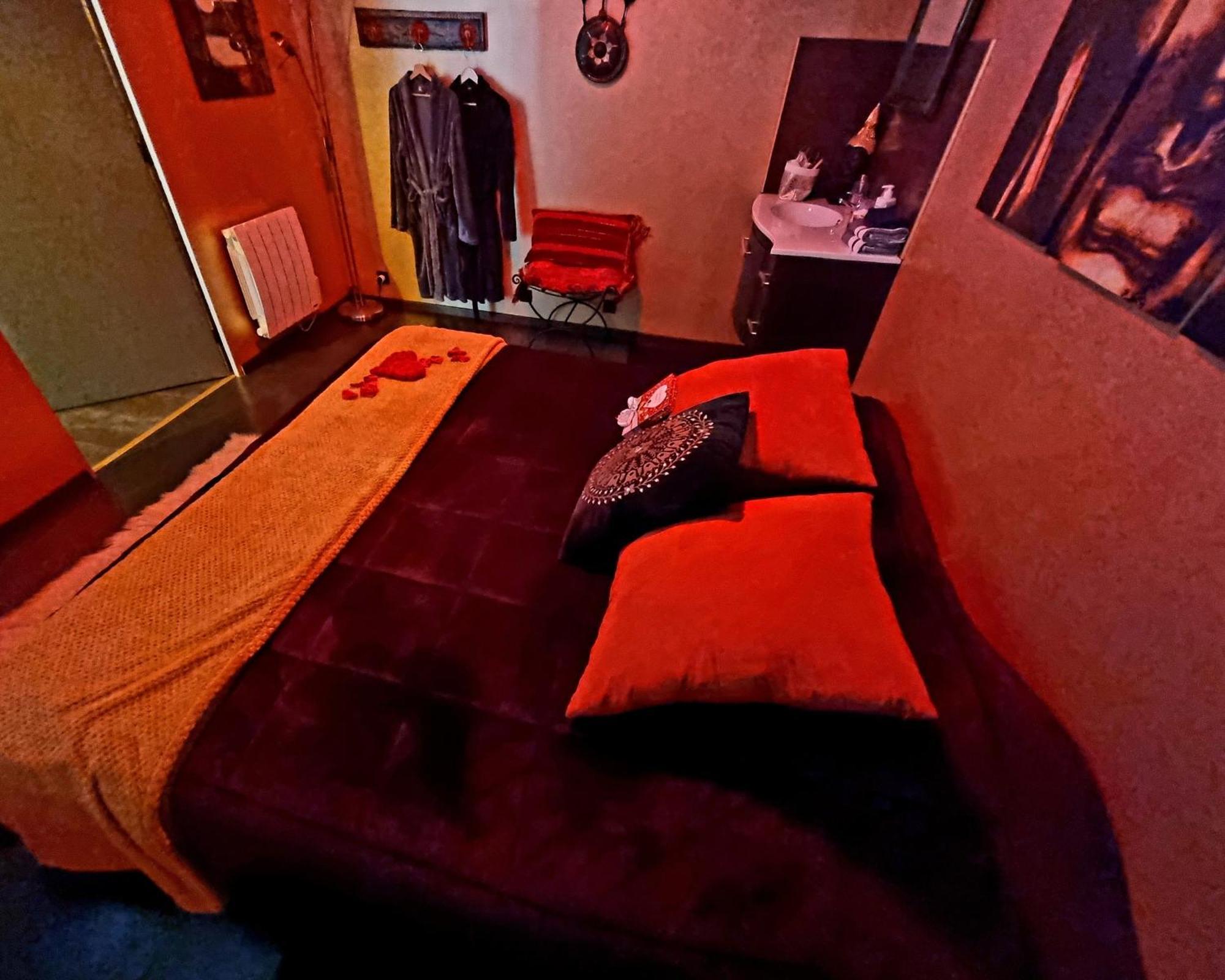Love Room, Les Nuitees Secretes De Rouen Darnétal Exterior photo